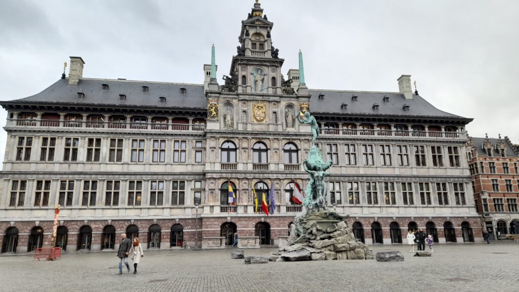 Traveltoer-City-Hall-Antwerp-Belgium