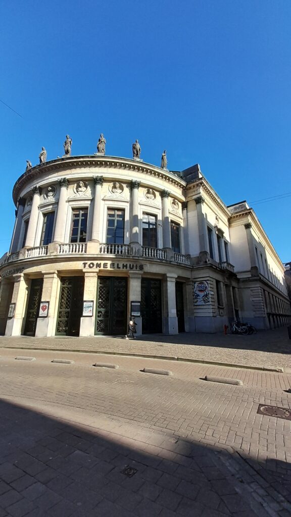 Traveltoer-Bourla-theatre-Antwerp-Belgium