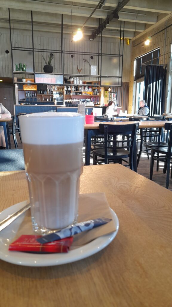 traveltoer-MAS-cafe-Antwerp
