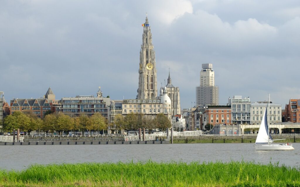 traveltoer-linkeroever-Antwerp