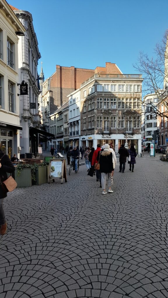Traveltoer-shoppingstreet-Ghent