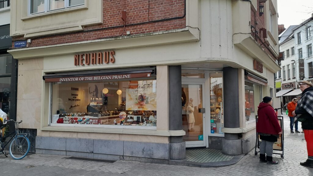 Traveltoer-Neuhaus-Antwerp