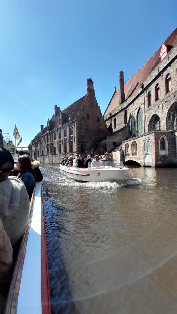 Traveltoer-Bruges-canal