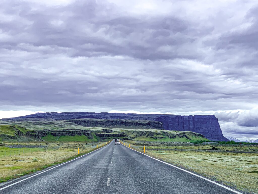 Traveltoer-Driving-in-Iceland