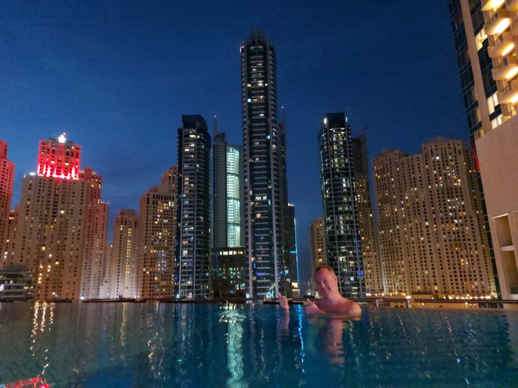 Traveltoer-Marina-bay-Dubai's Architectural Marvels and Landmarks.