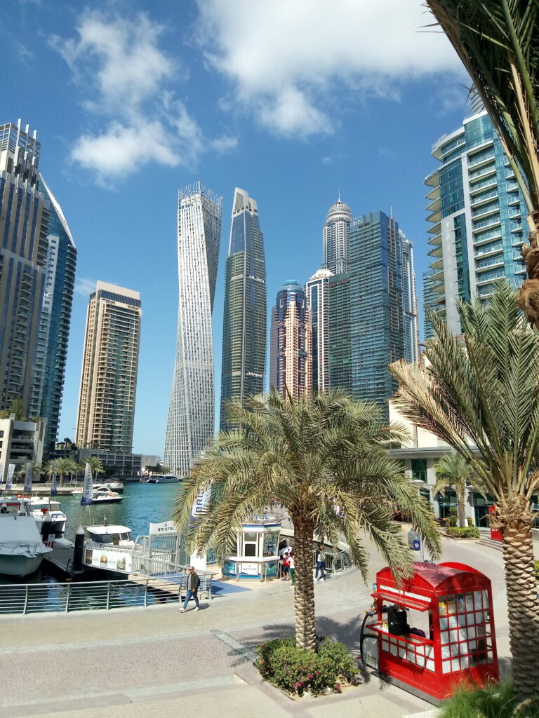 Traveltoer-Marina-Dubai's Architectural Marvels and Landmarks.