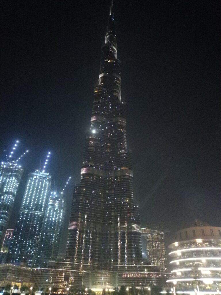 Traveltoer-Burj Khalifa and Dubai Mall