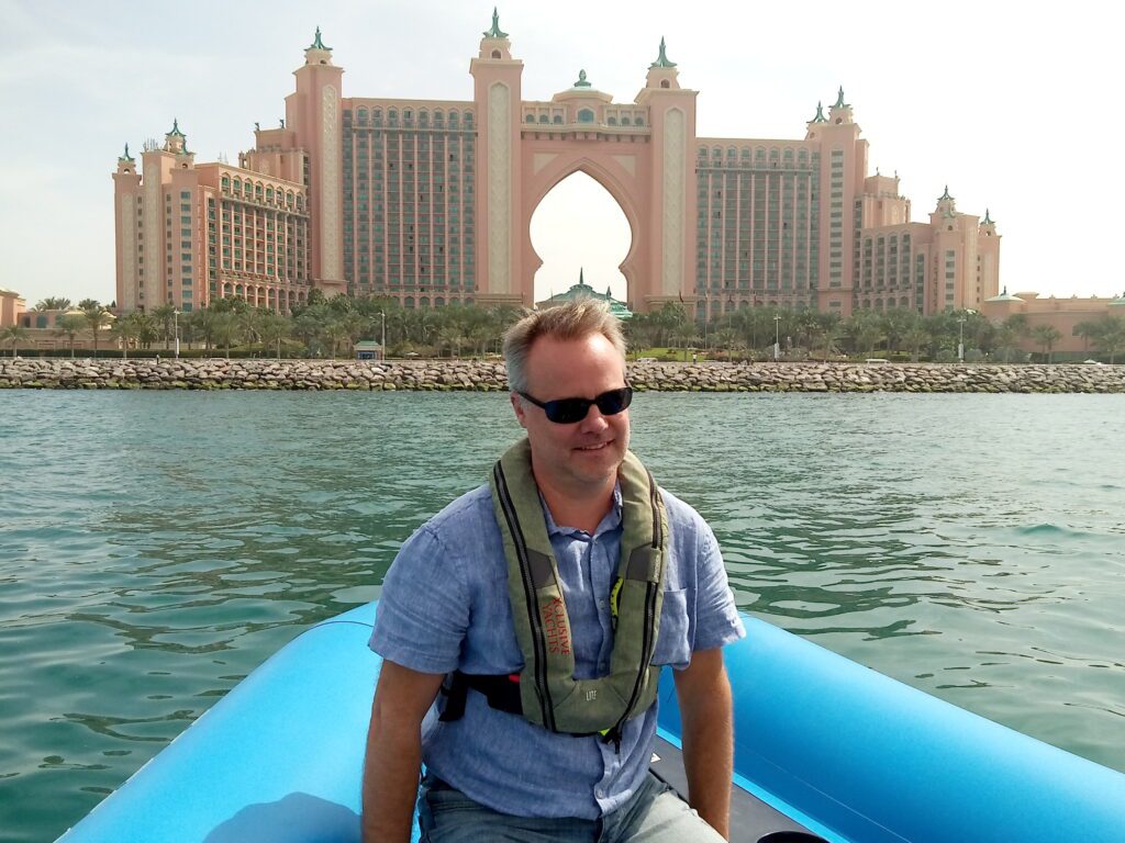 Traveltoer-Dubai Marina: A Captivating Waterfront Destination