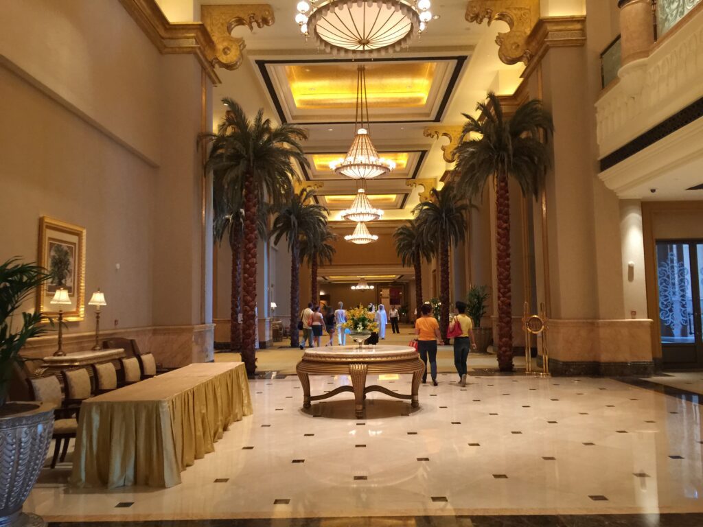 Traveltoer-Emirates Palace in Abu Dhabi