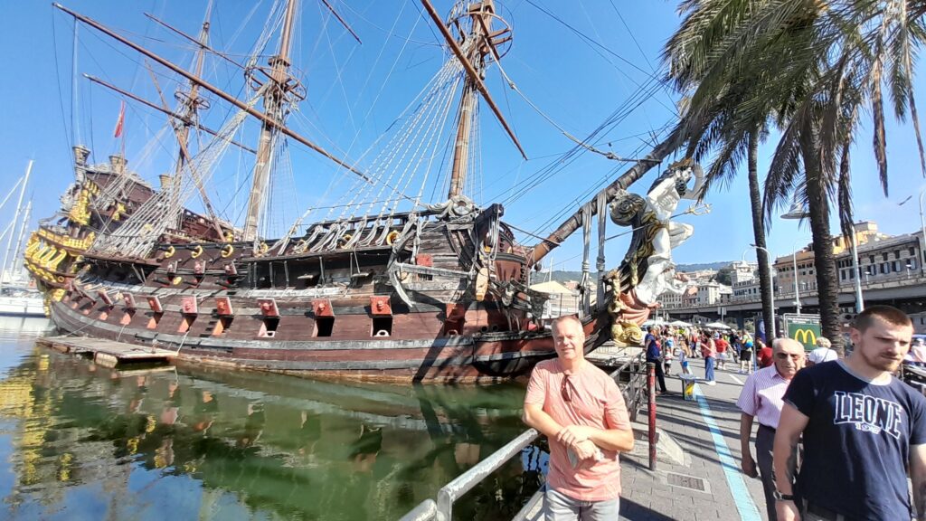 Traveltoer-Exploring Genoa's Historic Port