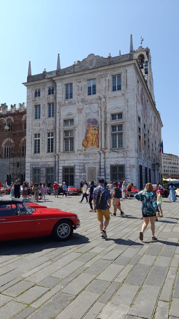 Traveltoer-Genoa historical city center