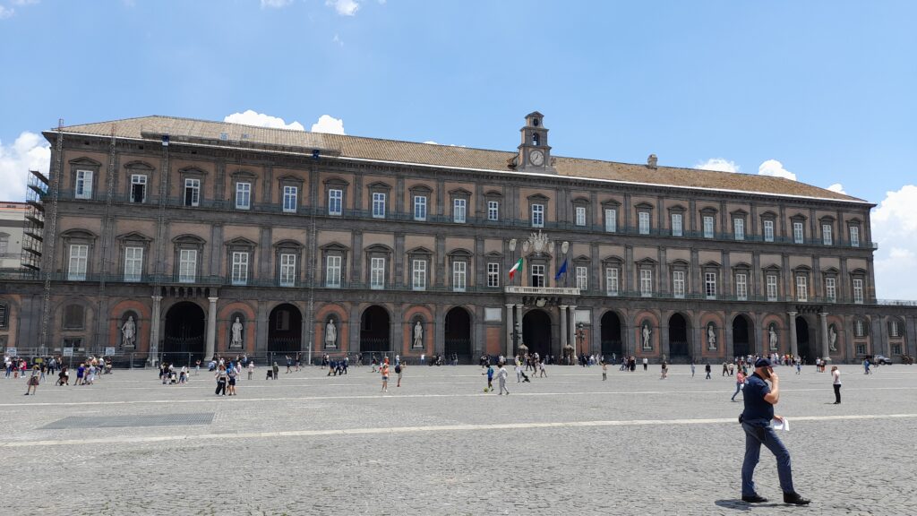 Traveltoer-10 Things To See and Do in Naples