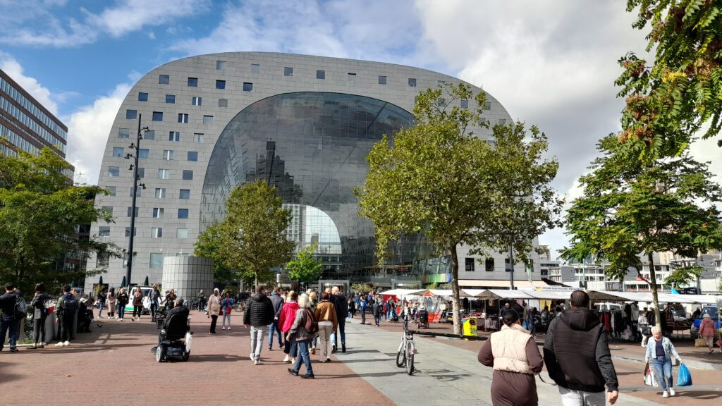 Traveltoer-Markthal-Things to See and Do in Rotterdam