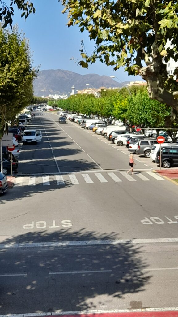 Traveltoer-How and where to park your car in Empuriabrava