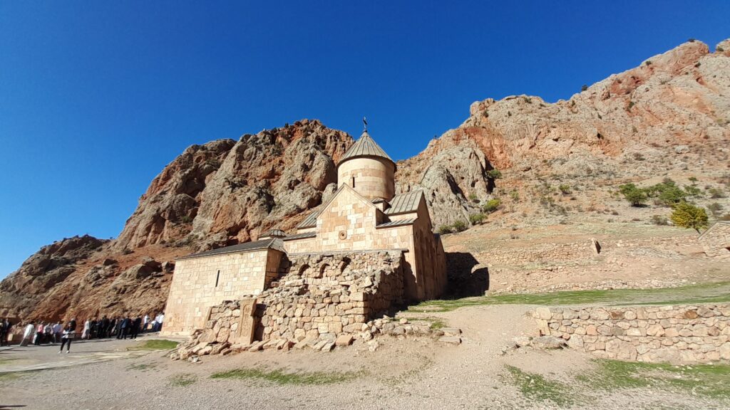 Traveltoer-Armenia-Noravank-Monastery-A-Journey-Through-Time