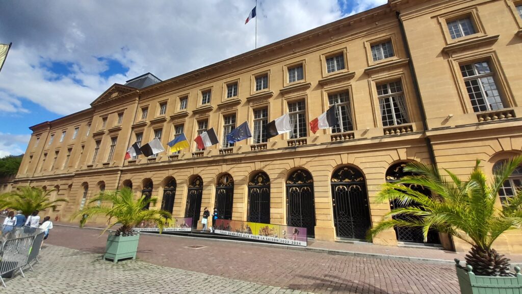 Traveltoer-Things To See and Do in Metz. City Hall at Place d'Armes