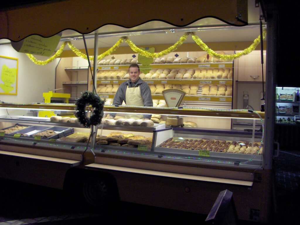 Traveltoer-Johnnys-bakery-at-the-market