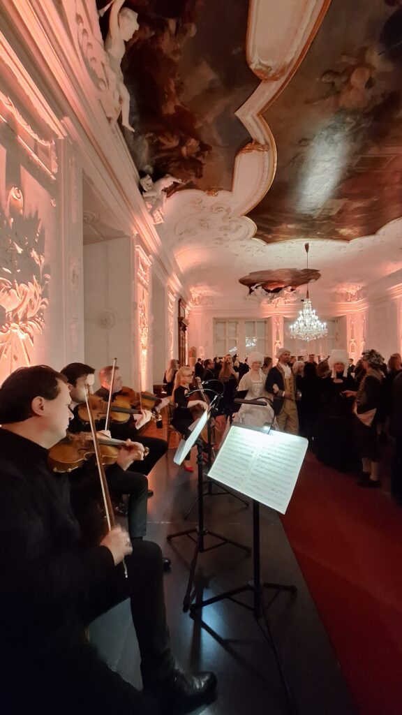 Traveltoer-Things-to-see-and-do-in-Salzburg-Mozart-Dinner-Concert